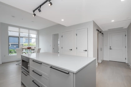 Walk-In Closet Photo of 102 320 Ridge Street, Delta, BC