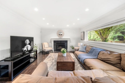 Breakfast Nook Photo of 2733 Tempe Glen Drive, North Vancouver, BC