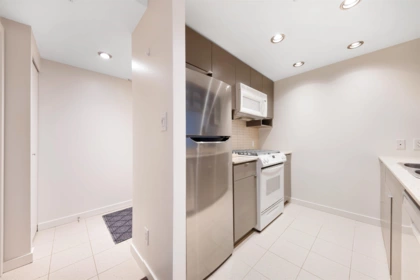 Kitchen Photo of 307 928 Beatty Street, Vancouver, BC