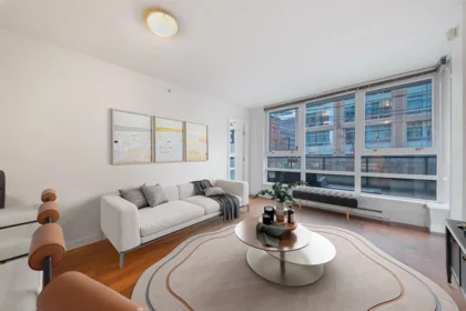 307 928 Beatty Street, Vancouver, BC