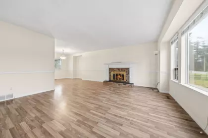 Living Room Photo of 33459 Dewdney Trunk Road, Mission, BC