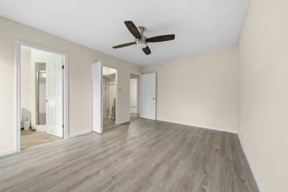 Primary Bedroom Photo of 33459 Dewdney Trunk Road, Mission, BC