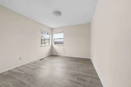 Walk-In Closet Photo of 33459 Dewdney Trunk Road, Mission, BC