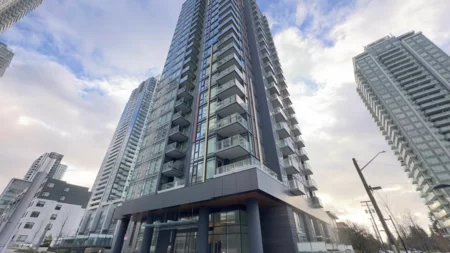 807 6398 Silver Avenue, Burnaby, BC, Metrotown — 1 bed apartment/condo for sale