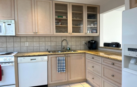 Kitchen Photo of 14831 Marine Drive, White Rock, BC