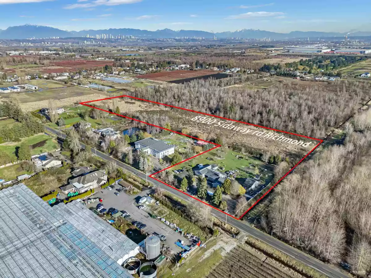 Staircase Photo of 8900 Sidaway Road, Richmond, BC