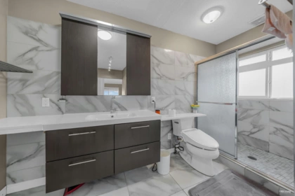 Walk-In Closet Photo of 8900 Sidaway Road, Richmond, BC