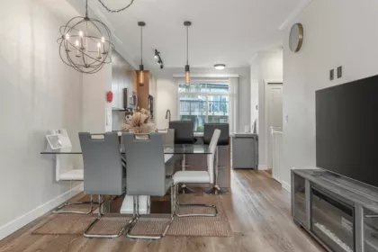 Kitchen Photo of 118 19505 68a Avenue, Surrey, BC