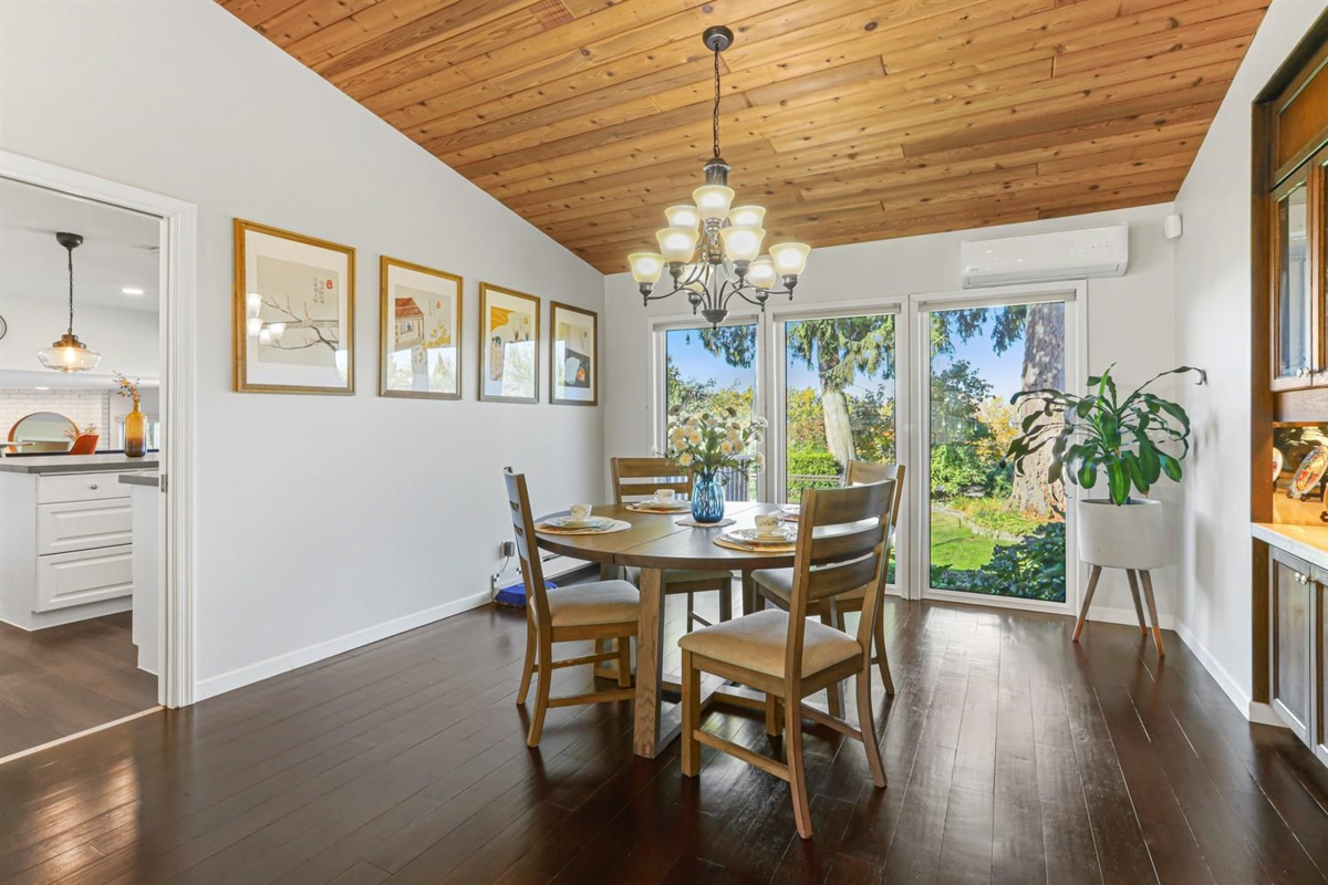 Breakfast Nook Photo of 5243 Upland Drive, Delta, BC