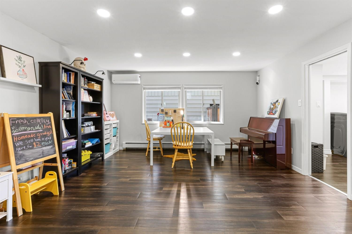 Guest Bathroom Photo of 5243 Upland Drive, Delta, BC