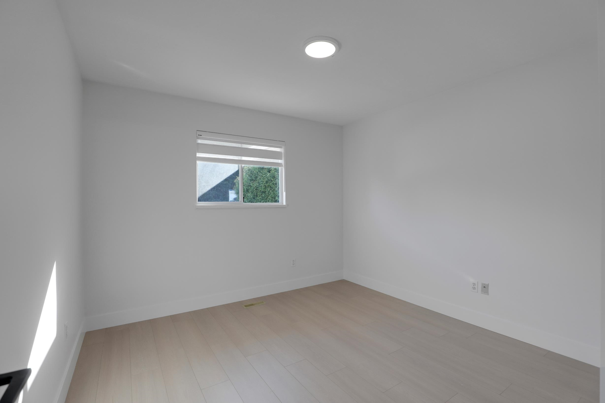 Guest Bathroom Photo of 1876 King George Boulevard, Surrey, BC