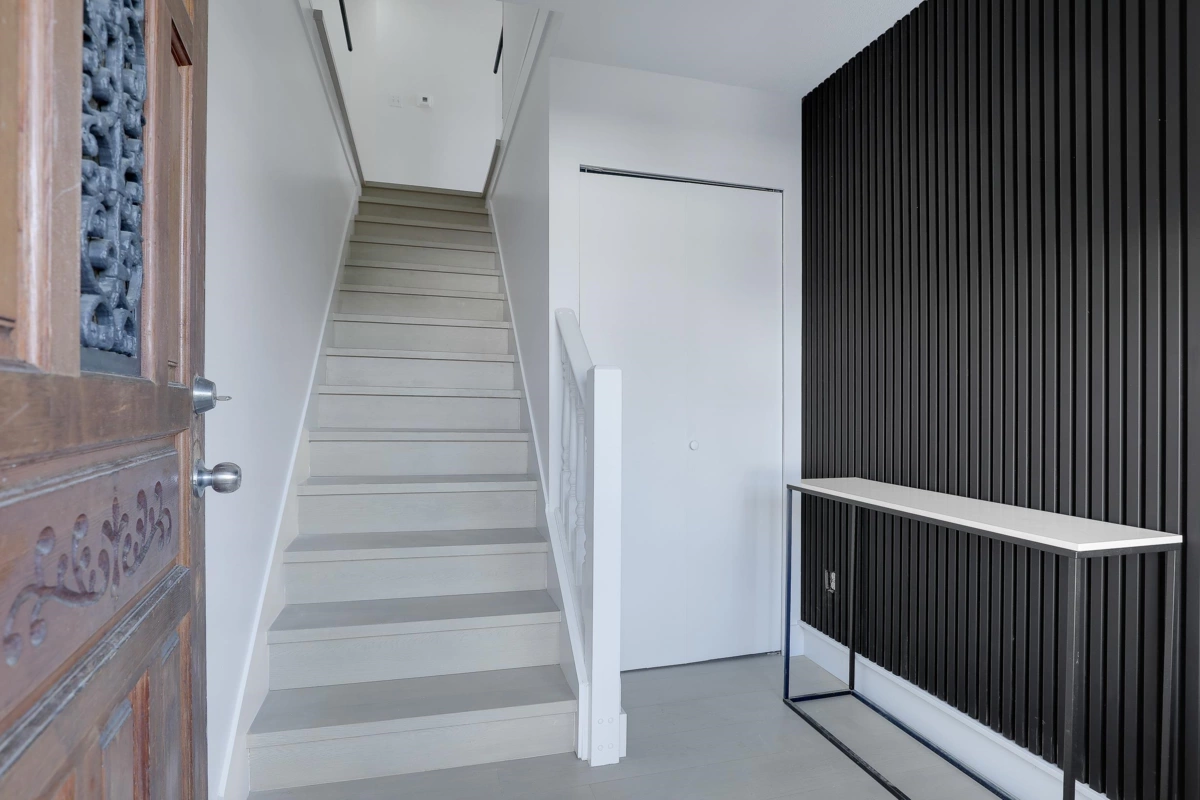 Kitchen Photo of 1876 King George Boulevard, Surrey, BC