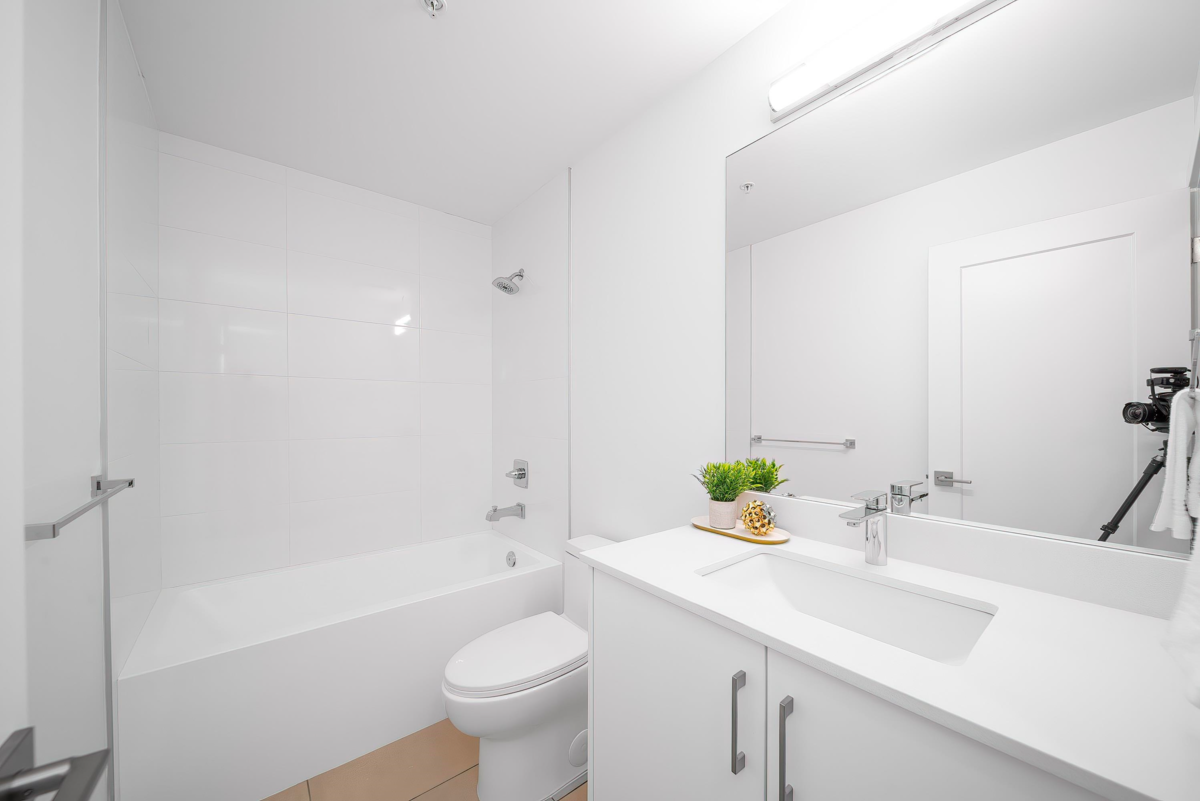 Kitchen Photo of 30 6328 King George Boulevard, Surrey, BC