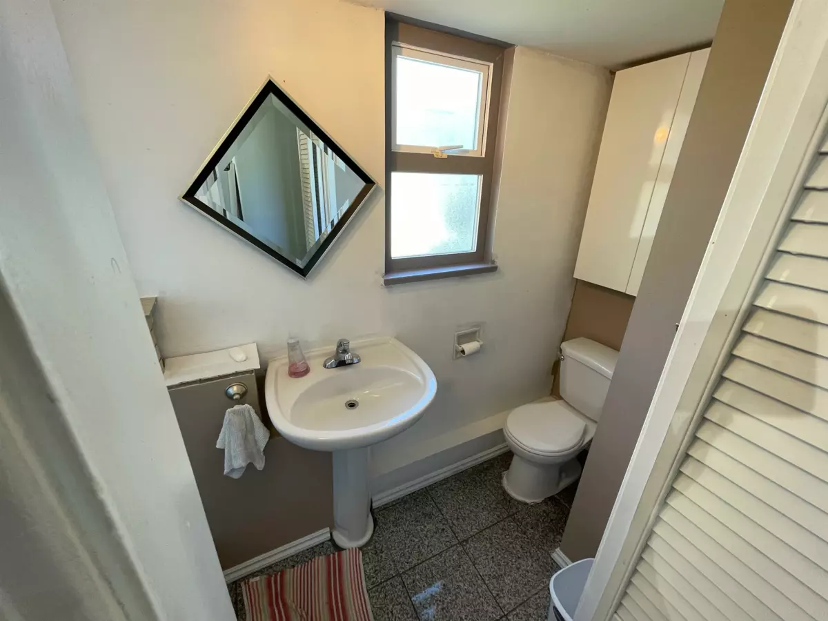 Entry Foyer Photo of 1256 53a Street, Delta, BC