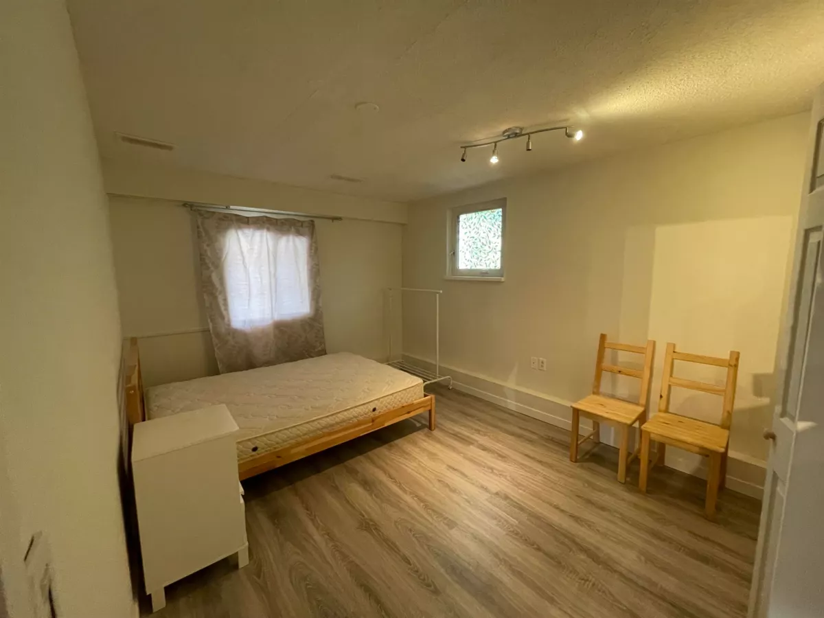 Laundry Room Photo of 1256 53a Street, Delta, BC