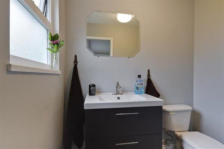Primary Bathroom Photo of 1256 53a Street, Delta, BC