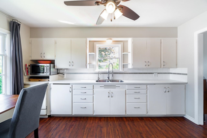 Kitchen Island Photo of 7428 Hurd Street, Mission, BC