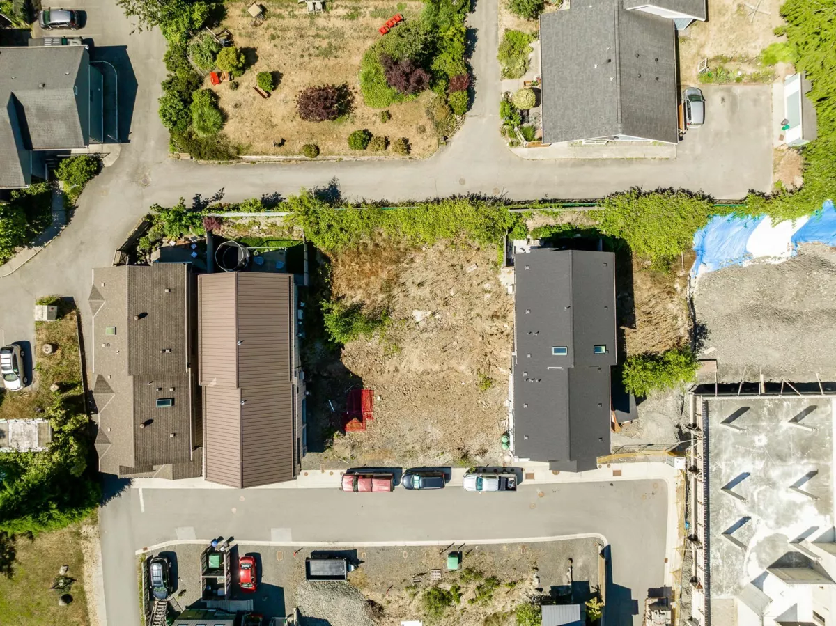 Guest Bathroom Photo of 1108 Foxglove Lane, Bowen Island, BC