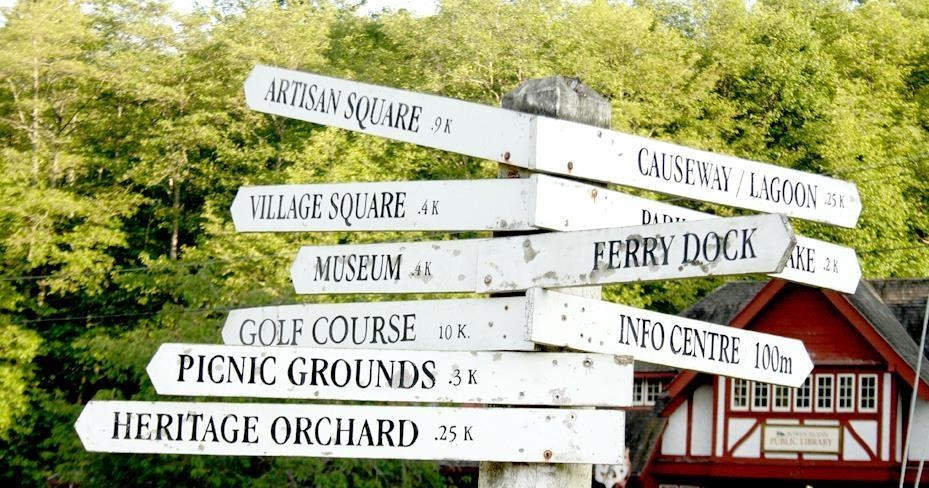 Powder Room Photo of 1108 Foxglove Lane, Bowen Island, BC