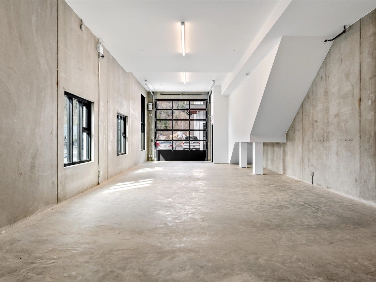 Mudroom Photo of 24 7342 Industrial Way, Pemberton, BC