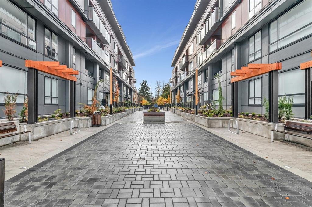 Dining Area Photo of 307 13858 108 Avenue, Surrey, BC