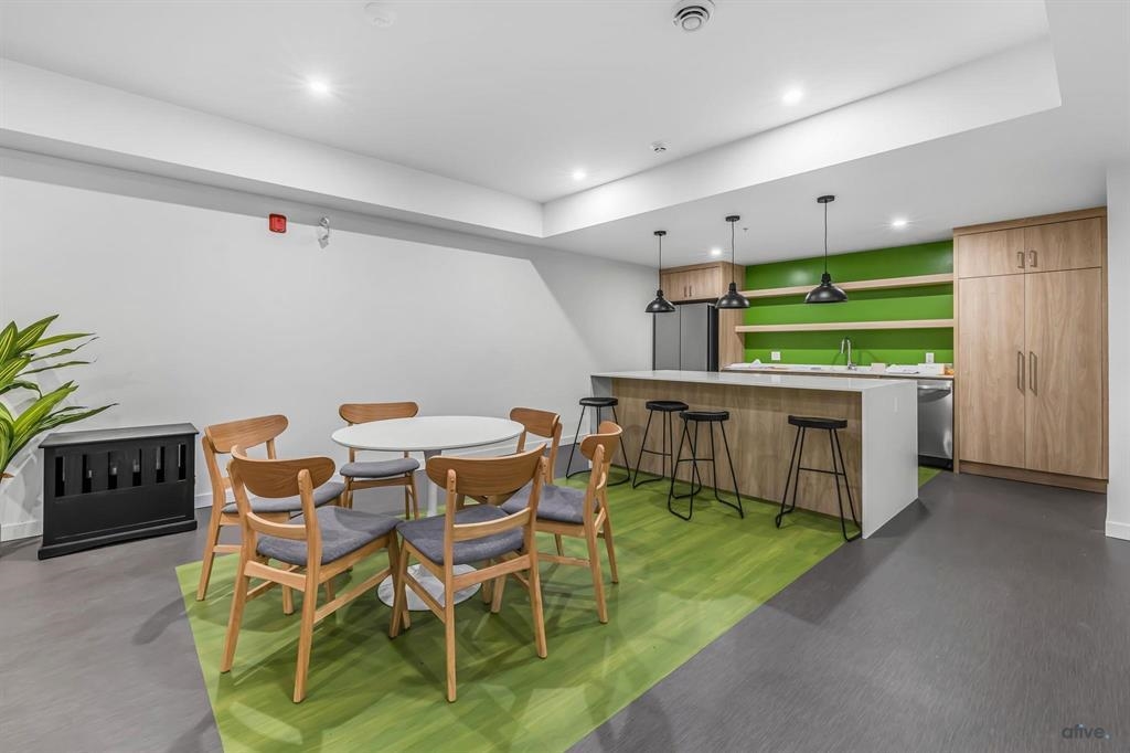 Entry Foyer Photo of 307 13858 108 Avenue, Surrey, BC