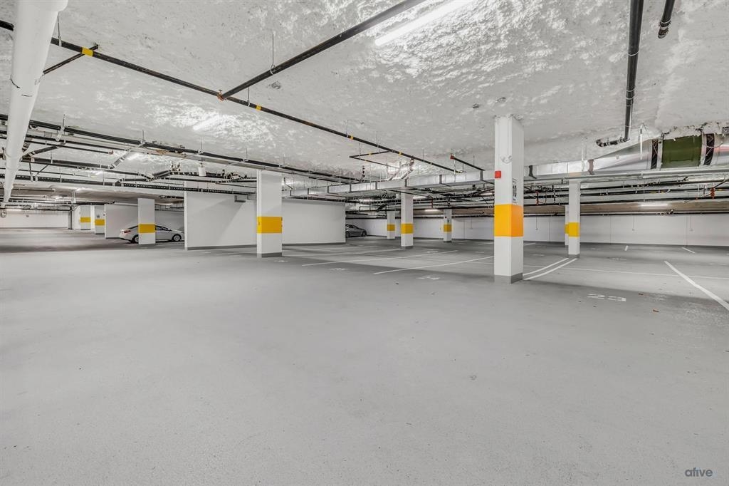 Front Yard Photo of 307 13858 108 Avenue, Surrey, BC