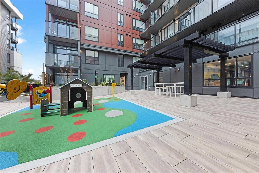 Garden / Landscaping Photo of 307 13858 108 Avenue, Surrey, BC