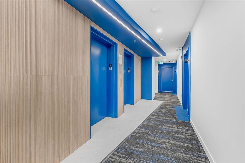 Kitchen Island Photo of 307 13858 108 Avenue, Surrey, BC