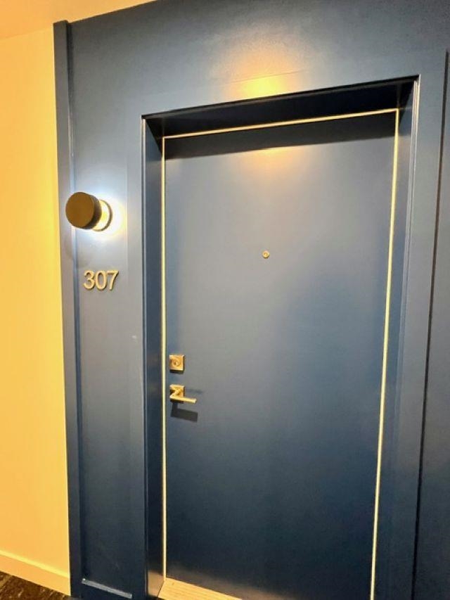 Kitchen Photo of 307 13858 108 Avenue, Surrey, BC