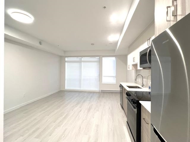 Primary Bathroom Photo of 307 13858 108 Avenue, Surrey, BC