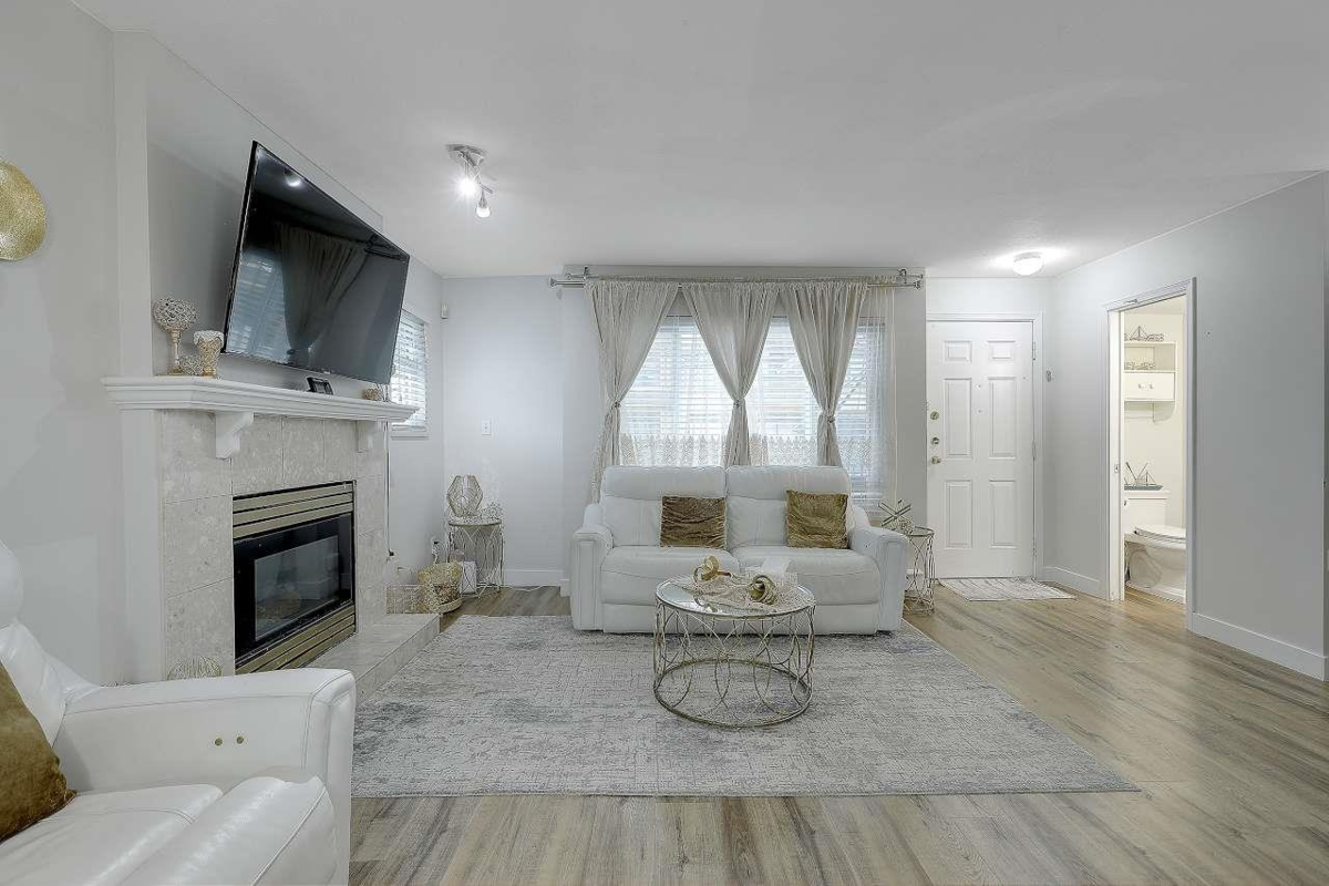 Breakfast Nook Photo of 209 3978 Albert Street, Burnaby, BC