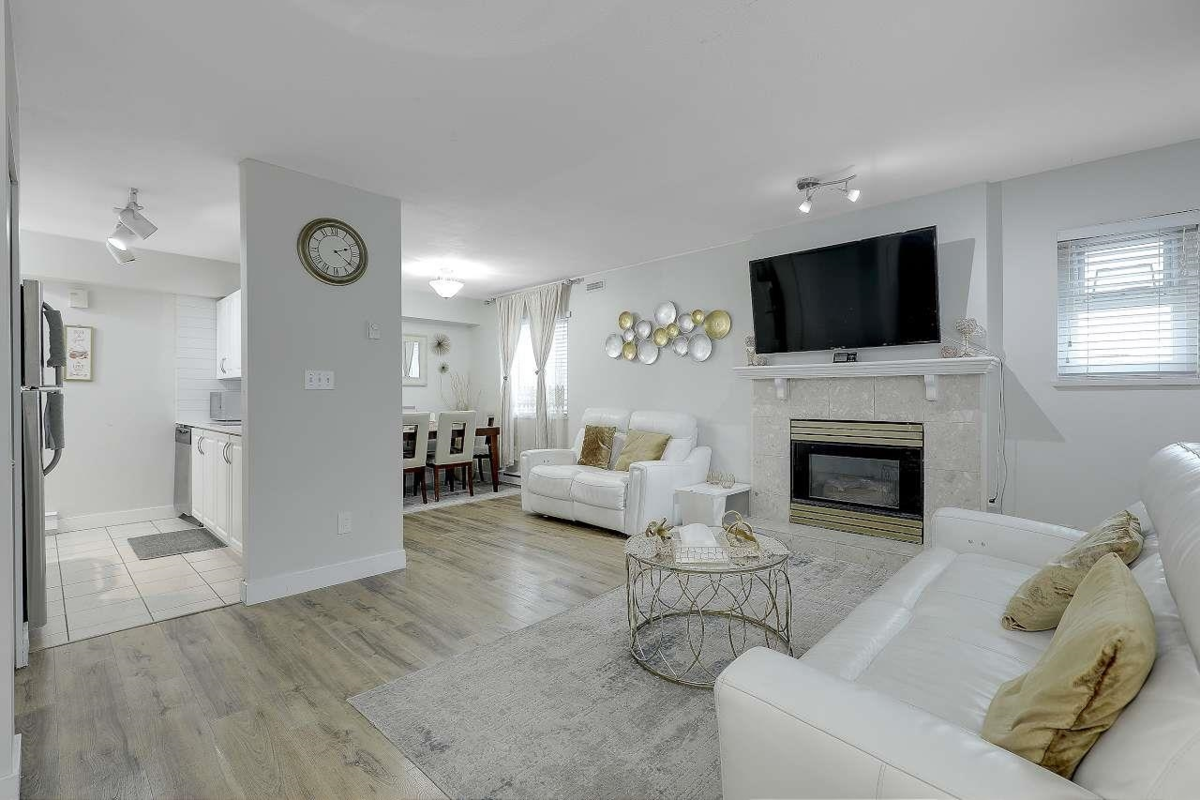 Kitchen Photo of 209 3978 Albert Street, Burnaby, BC