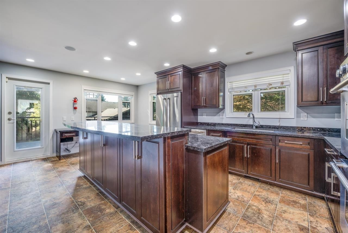 Kitchen Photo of 1020 Pacific Place, Delta, BC