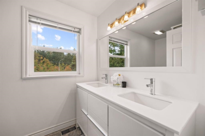 Mudroom Photo of 1968 134a Street, Surrey, BC