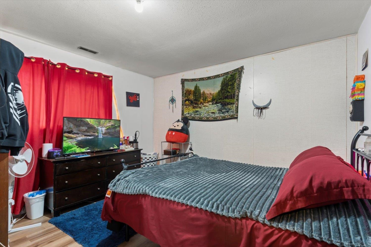 Breakfast Nook Photo of 385 3rd Avenue, Hope, BC