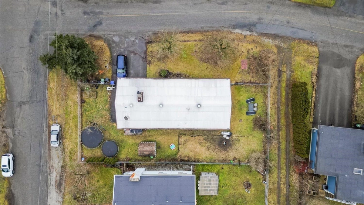 Outdoor Deck Photo of 385 3rd Avenue, Hope, BC