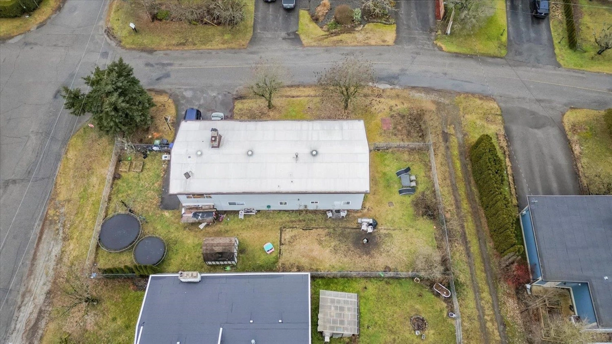 Outdoor Patio Photo of 385 3rd Avenue, Hope, BC