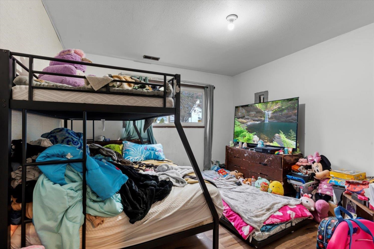 Pantry Photo of 385 3rd Avenue, Hope, BC