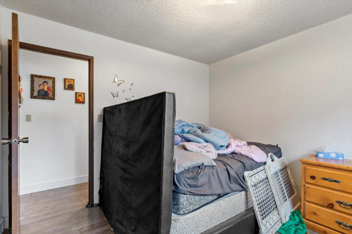 Primary Bathroom Photo of 385 3rd Avenue, Hope, BC