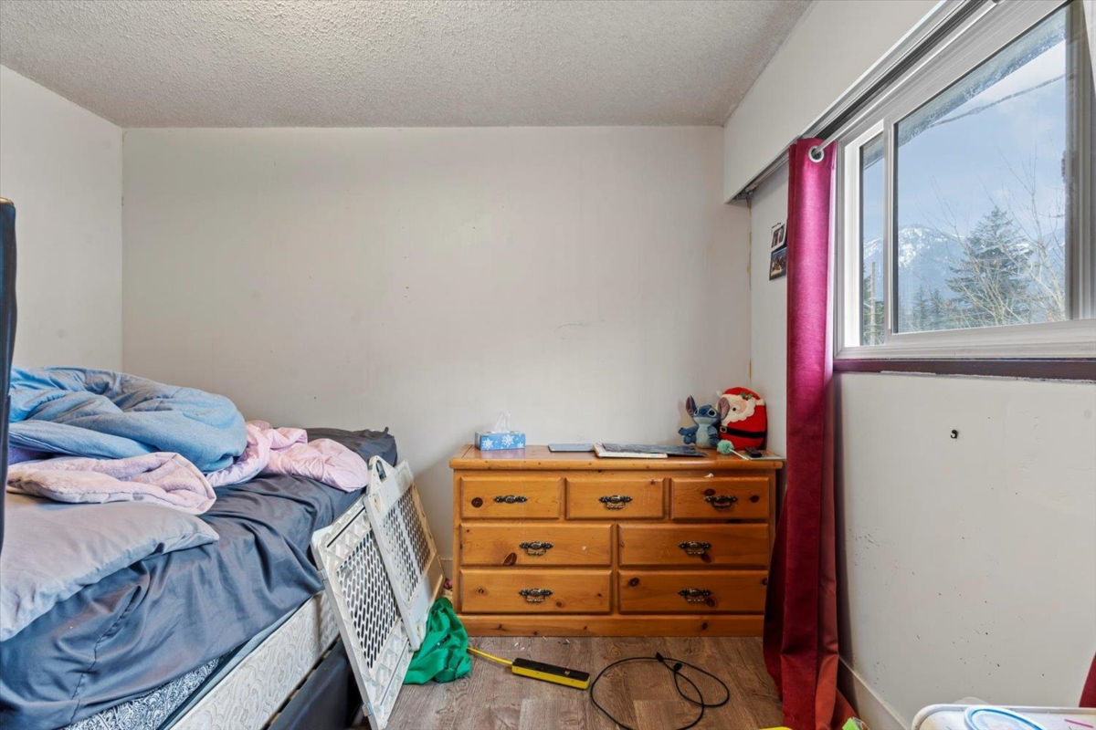 Primary Bedroom Photo of 385 3rd Avenue, Hope, BC