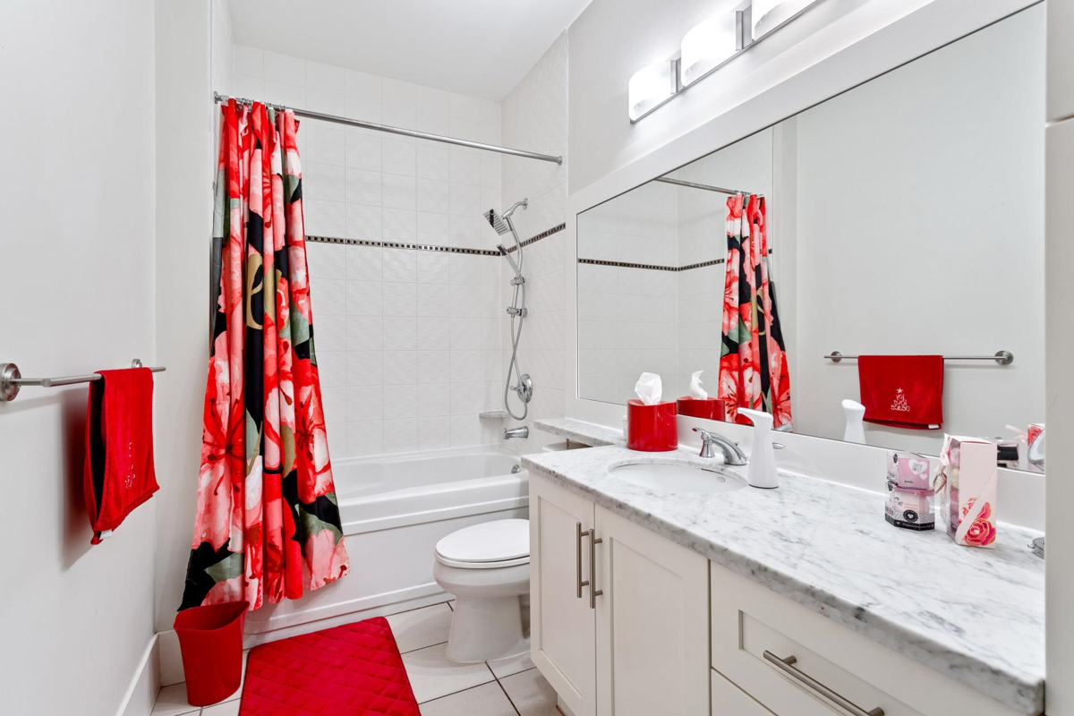 Front Yard Photo of 3303 1189 Melville Street, Vancouver, BC