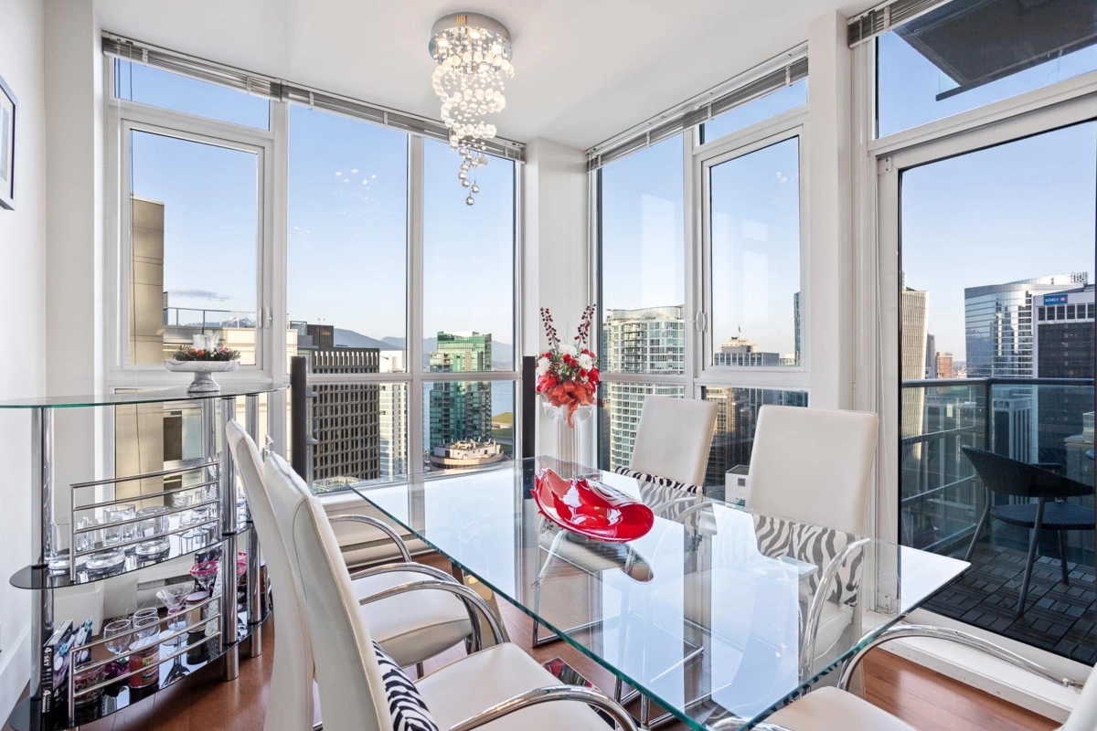 Hallway Photo of 3303 1189 Melville Street, Vancouver, BC