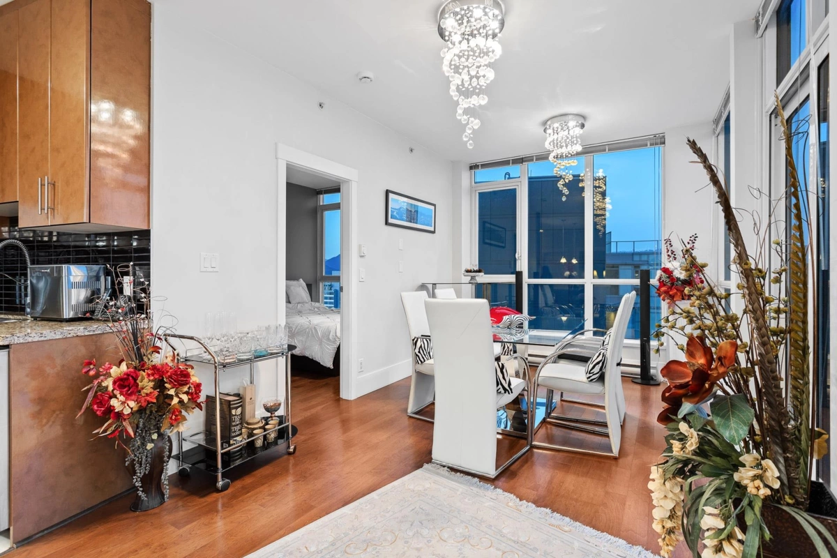 Kitchen Island Photo of 3303 1189 Melville Street, Vancouver, BC
