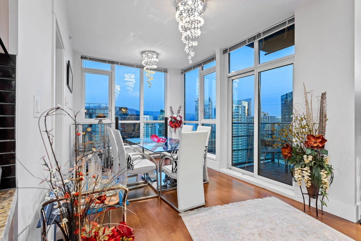 Kitchen Photo of 3303 1189 Melville Street, Vancouver, BC