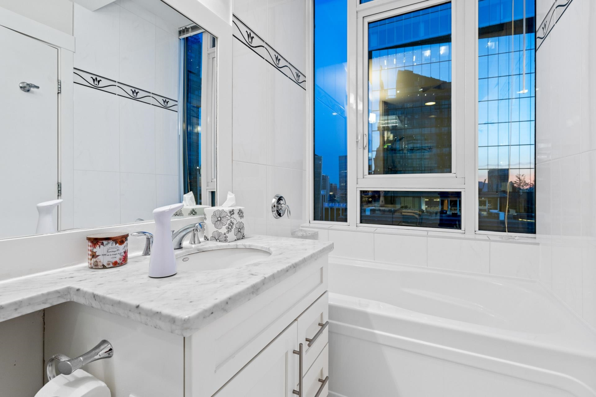 Loft / Bonus Room Photo of 3303 1189 Melville Street, Vancouver, BC