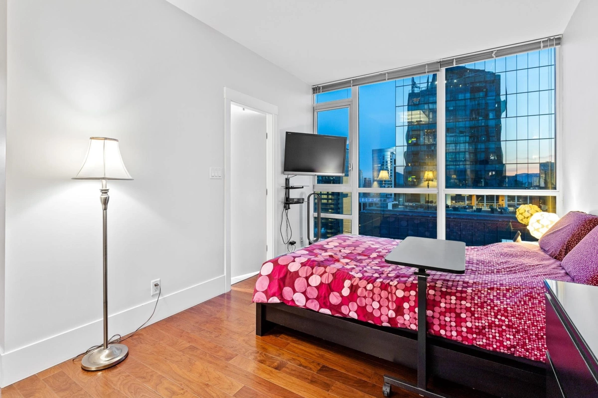 Powder Room Photo of 3303 1189 Melville Street, Vancouver, BC