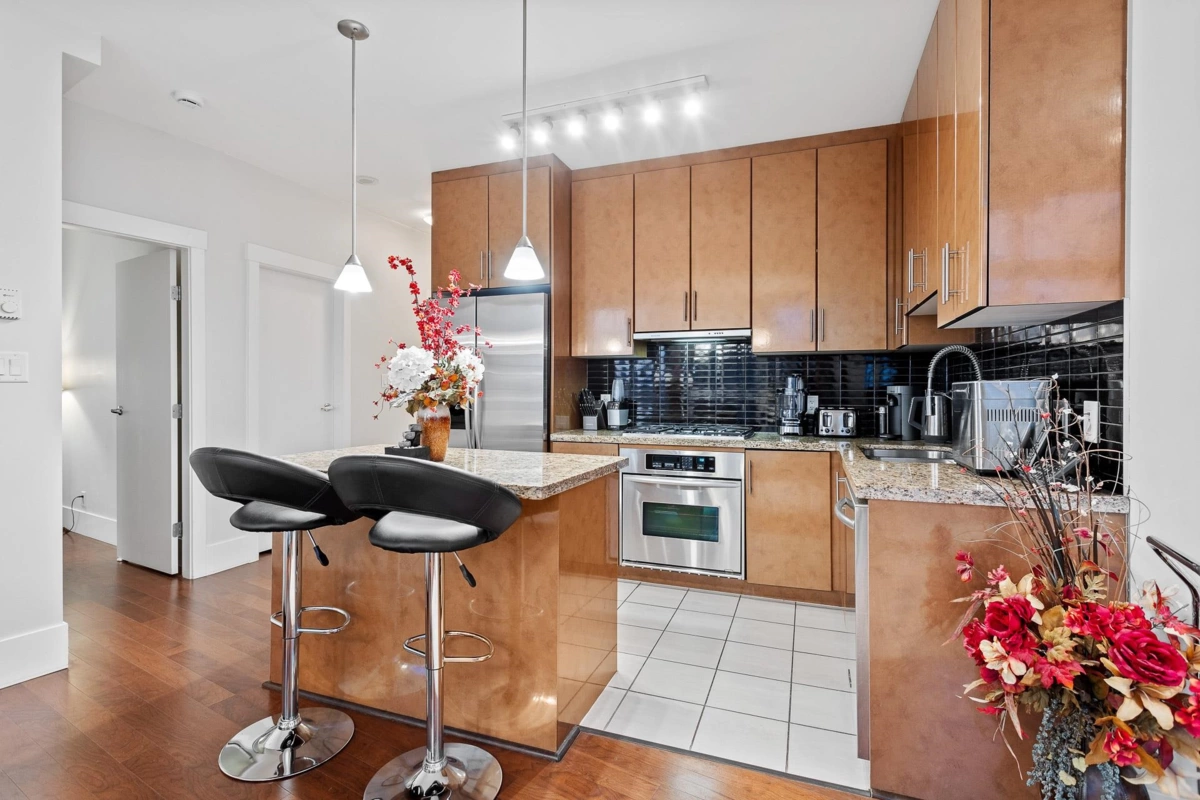 Walk-In Closet Photo of 3303 1189 Melville Street, Vancouver, BC