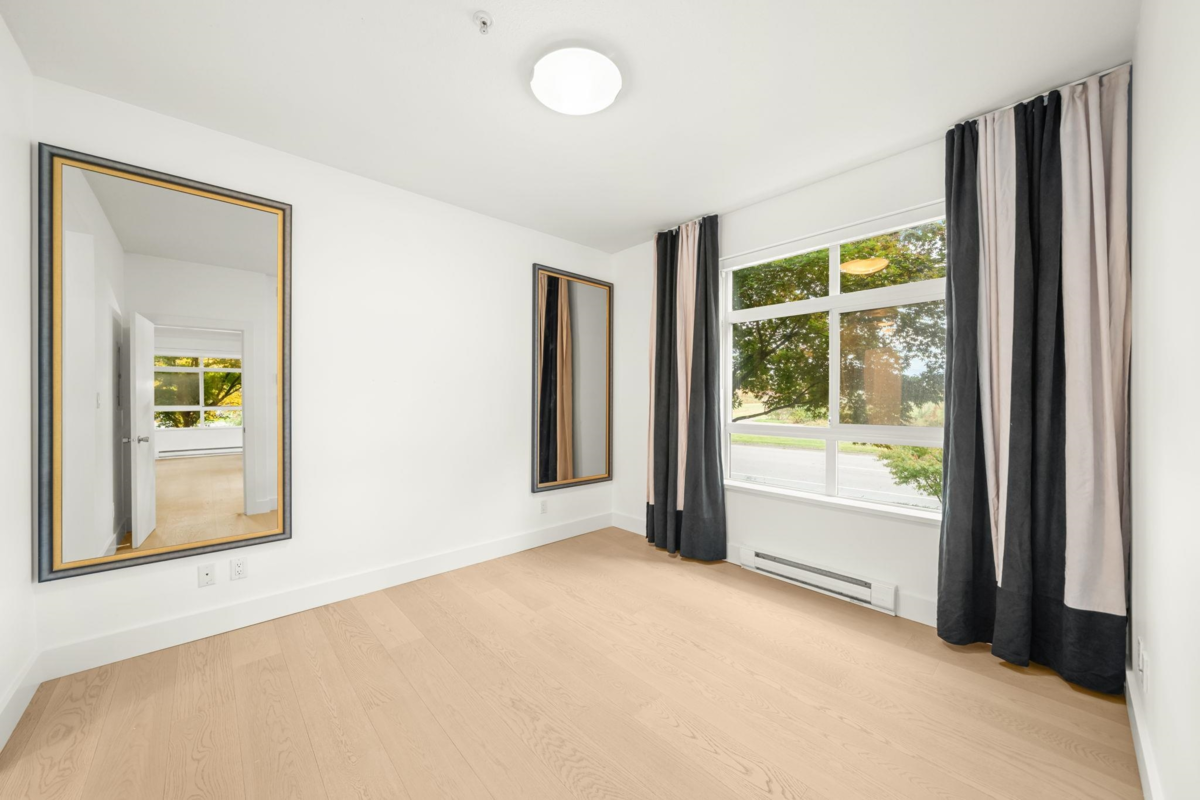 Hallway Photo of 115 6033 Katsura Street, Richmond, BC