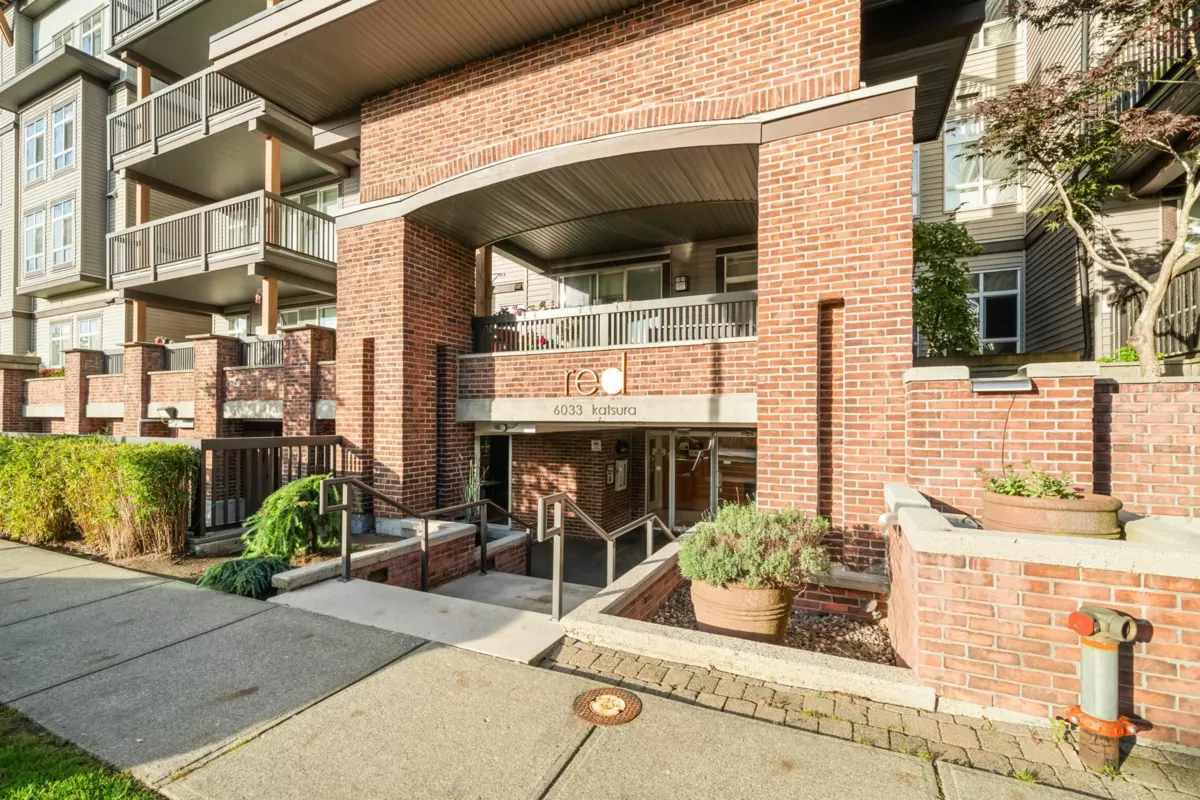 Hot Tub / Spa Photo of 115 6033 Katsura Street, Richmond, BC